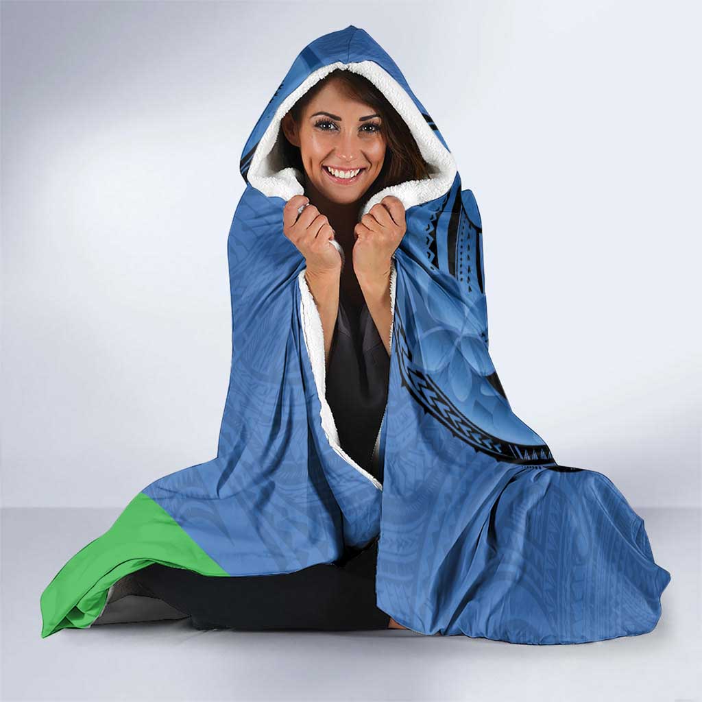 New Zealand Chatham Islands Hooded Blanket Wharekauri Forget Me Not With Black Robin LT14 - Polynesian Pride