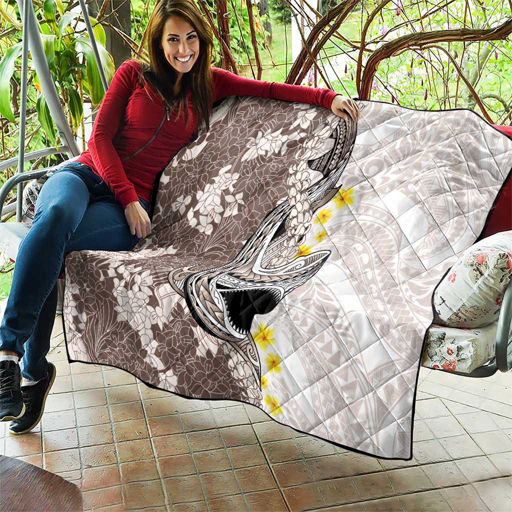 Brown and White Hawaii Shark Tattoo Quilt Puakenikeni Lei Plumeria Polynesian Pattern - Polynesian Pride