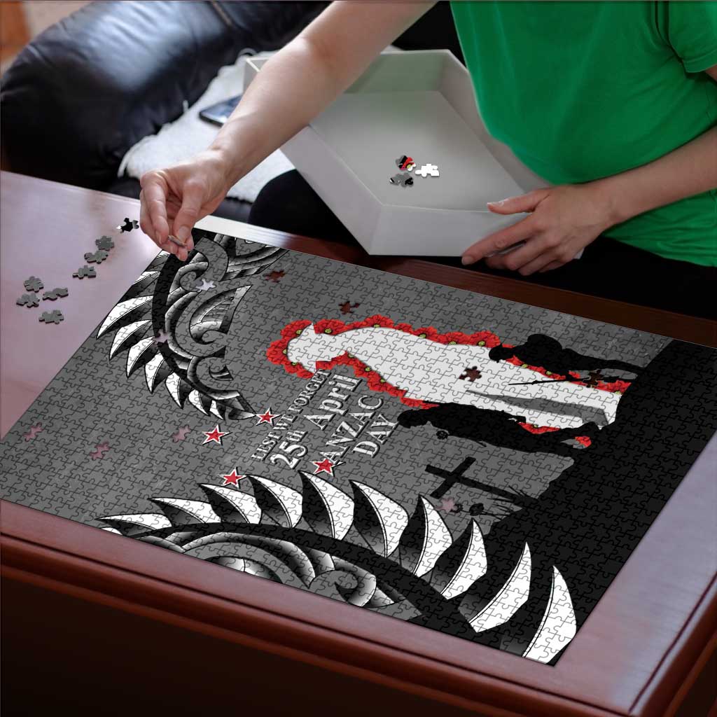 New Zealand ANZAC Day Puzzle 25th April Silver Fern With Poppy - Polynesian Pride