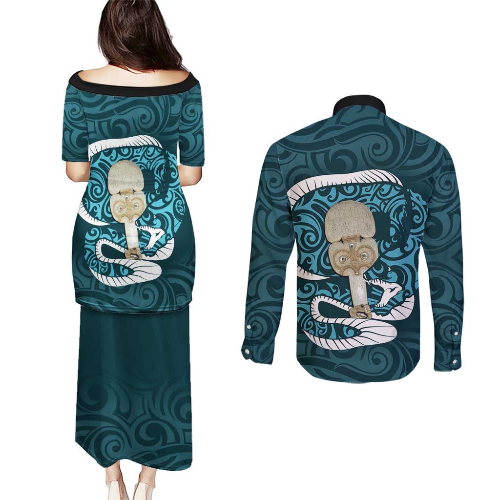 Turquoise New Zealand Eel Couples Matching Puletasi and Long Sleeve Button Shirt Aotearoa Maori Tuna With Kotiate Weapon