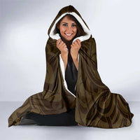 Gold New Zealand Eel Hooded Blanket Aotearoa Maori Tuna With Kotiate Weapon LT14 - Polynesian Pride