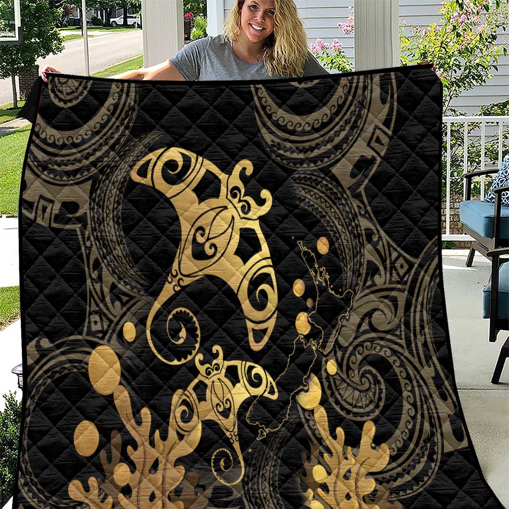 Black And Gold Aotearoa Whai Quilt NZ Stingrays Maori Curves Style LT14 Gold - Polynesian Pride
