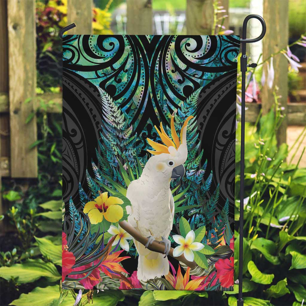 Sulphur-crested Cockatoo New Zealand Garden Flag Paua Shell Aotearoa Maori Tropical Flowers - Polynesian Pride