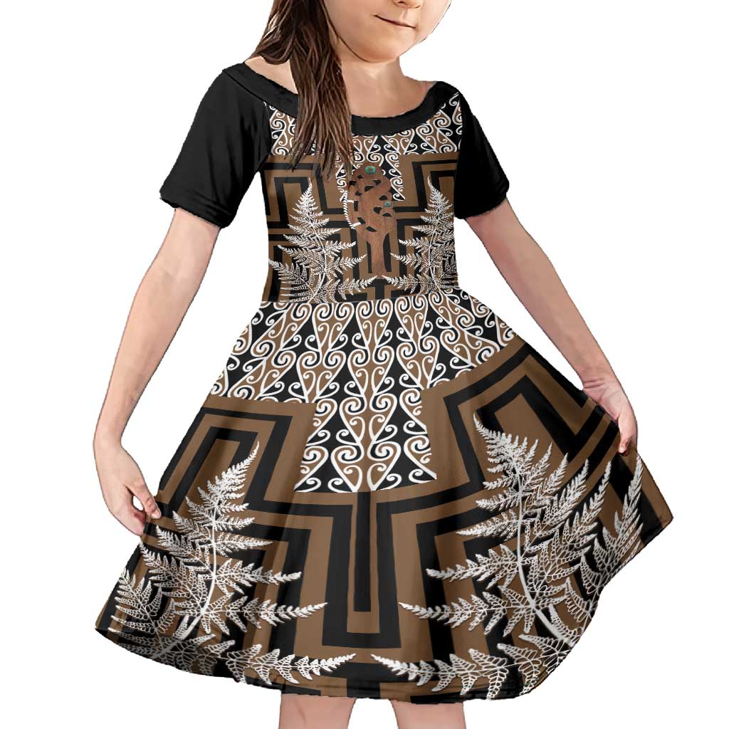 New Zealand Family Matching Tank Maxi Dress and Hawaiian Shirt Maori Maripi Knife With Poutama Art LT14 Daughter's Dress Brown - Polynesian Pride