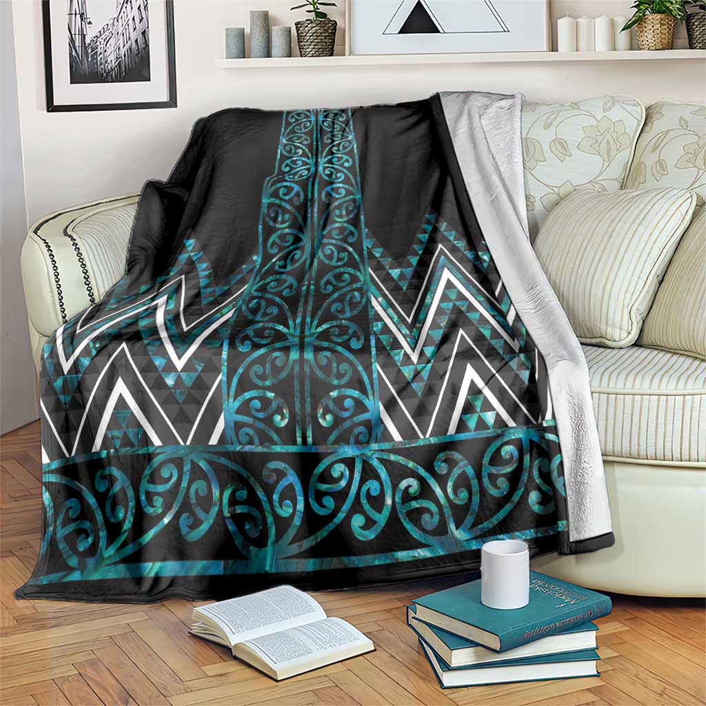 Paua Shell Aotearoa Mangopare Kowhaiwhai and Niho Taniwha Blanket Maori New Zealand