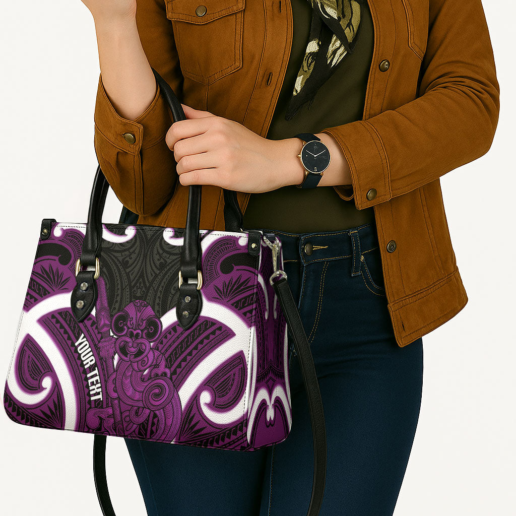 Waiporoporo Aotearoa Atua Tumatauenga Personalised Leather Bag Maori God Of War Tiki With Taiaha LT14 - Polynesian Pride