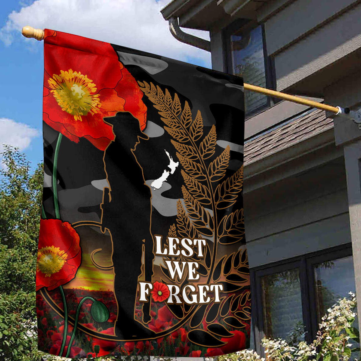 New Zealand ANZAC Day Garden Flag Lest We Forget Silver Fern With Camouflage LT14 - Polynesian Pride