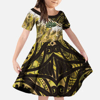 Yellow Traditional Cloak Aotearoa Family Matching Short Sleeve Bodycon Dress and Hawaiian Shirt Maori Paua Shell Korowai Pattern LT14 Daughter's Dress Yellow - Polynesian Pride