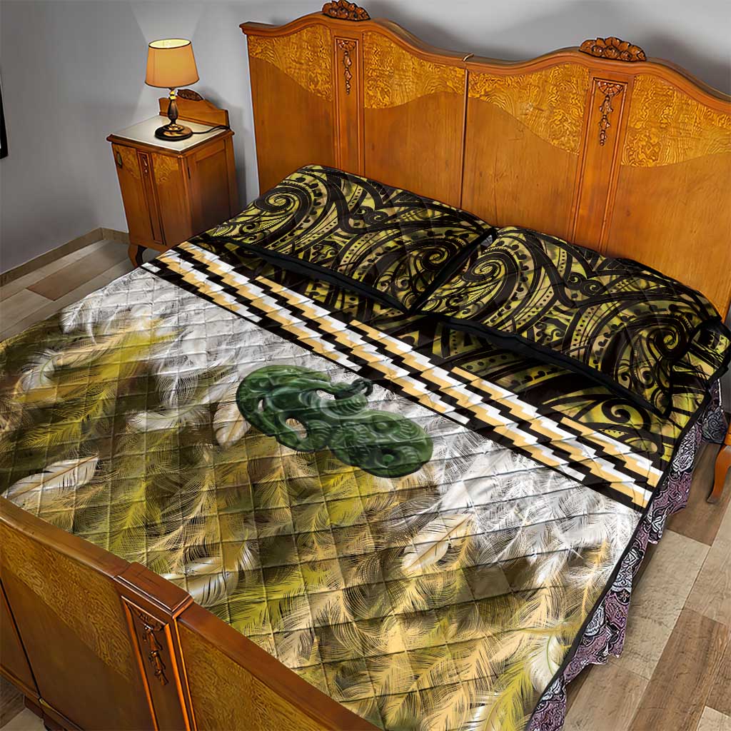 Yellow Traditional Cloak Aotearoa Quilt Bed Set Maori Paua Shell Korowai Pattern