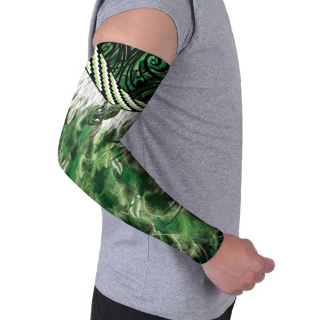 Green Traditional Cloak Aotearoa Arm Sleeves Maori Paua Shell Korowai Pattern - Polynesian Pride