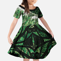 Green Traditional Cloak Aotearoa Family Matching Long Sleeve Bodycon Dress and Hawaiian Shirt Maori Paua Shell Korowai Pattern LT14 Daughter's Dress Green - Polynesian Pride