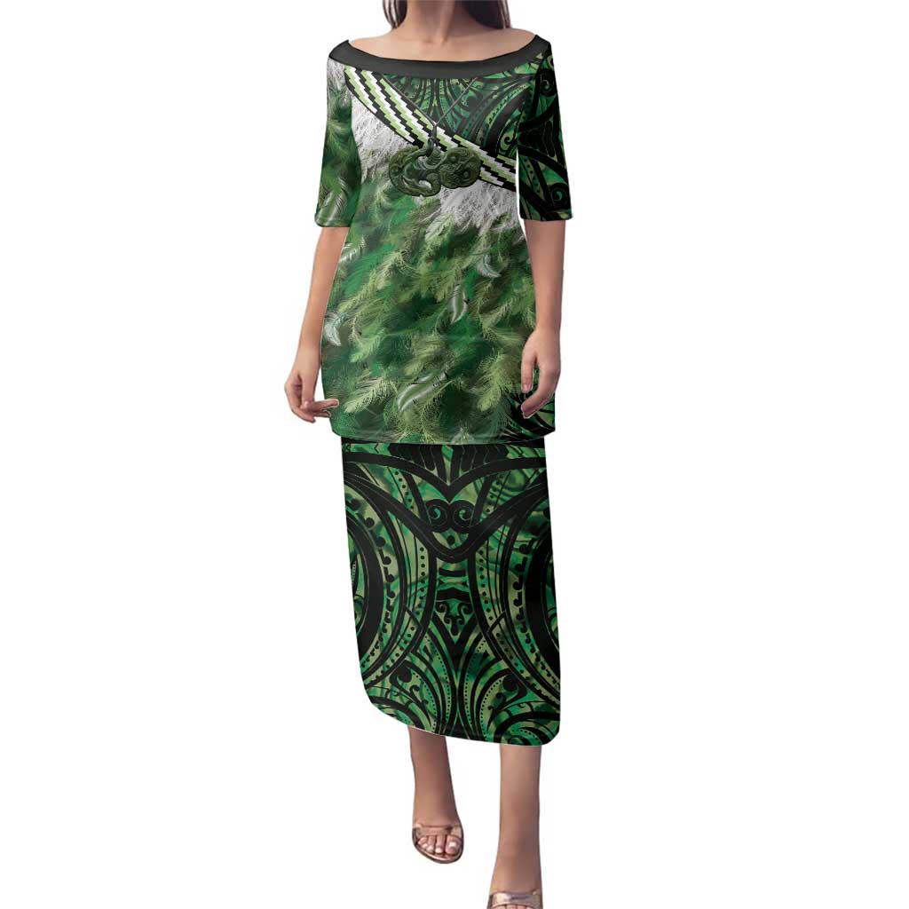 Green Traditional Cloak Aotearoa Family Matching Puletasi and Hawaiian Shirt Maori Paua Shell Korowai Pattern