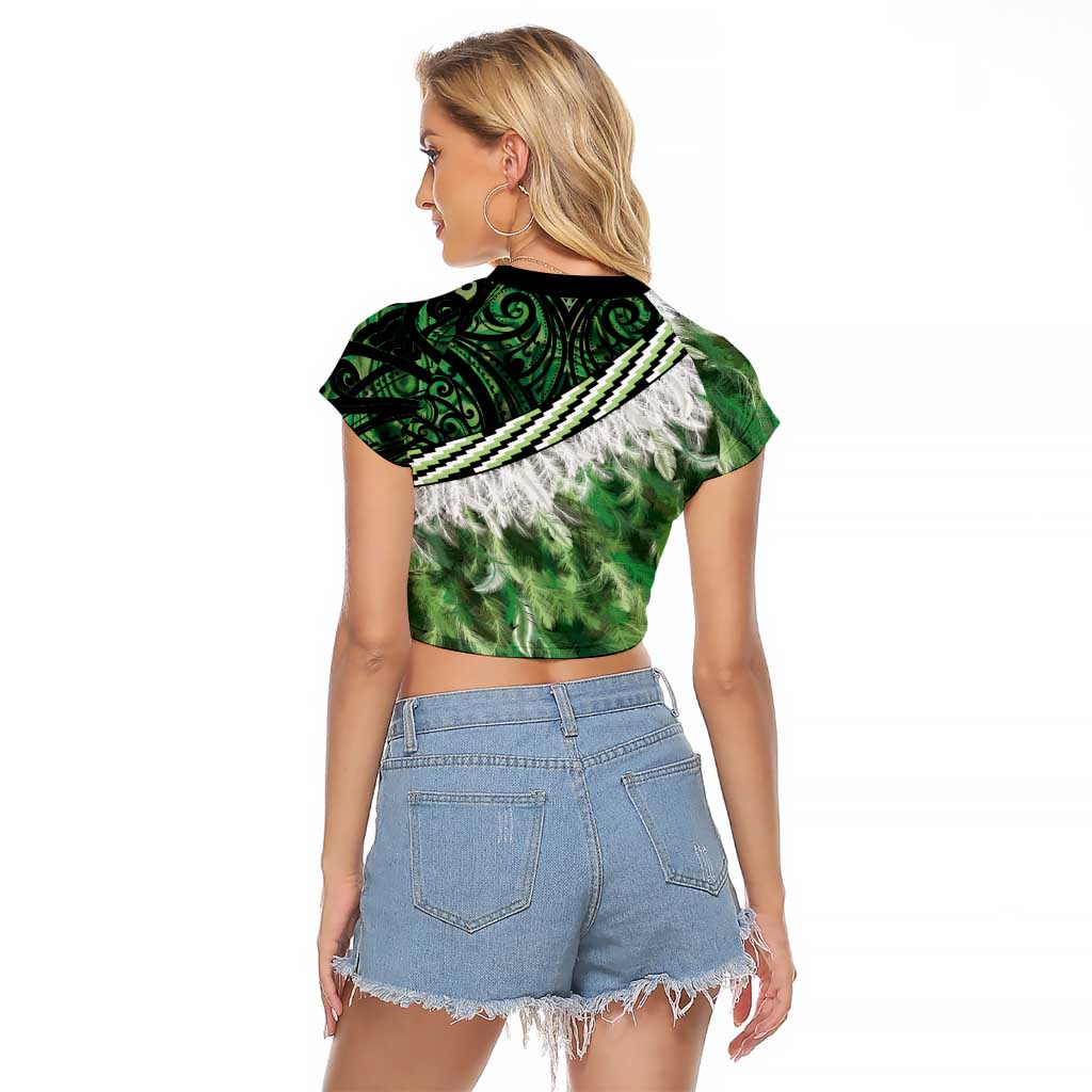 Green Traditional Cloak Aotearoa Raglan Cropped T Shirt Maori Paua Shell Korowai Pattern