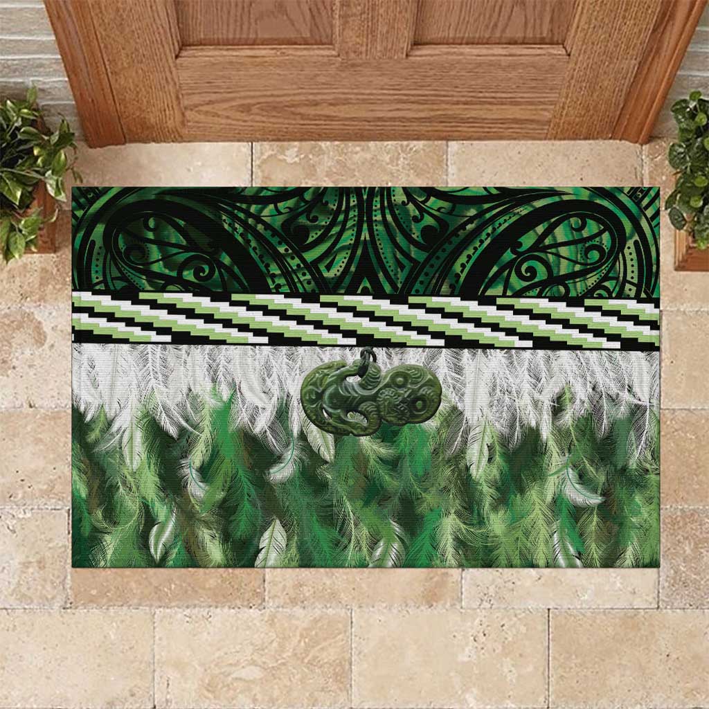 Green Traditional Cloak Aotearoa Rubber Doormat Maori Paua Shell Korowai Pattern LT14 Green - Polynesian Pride
