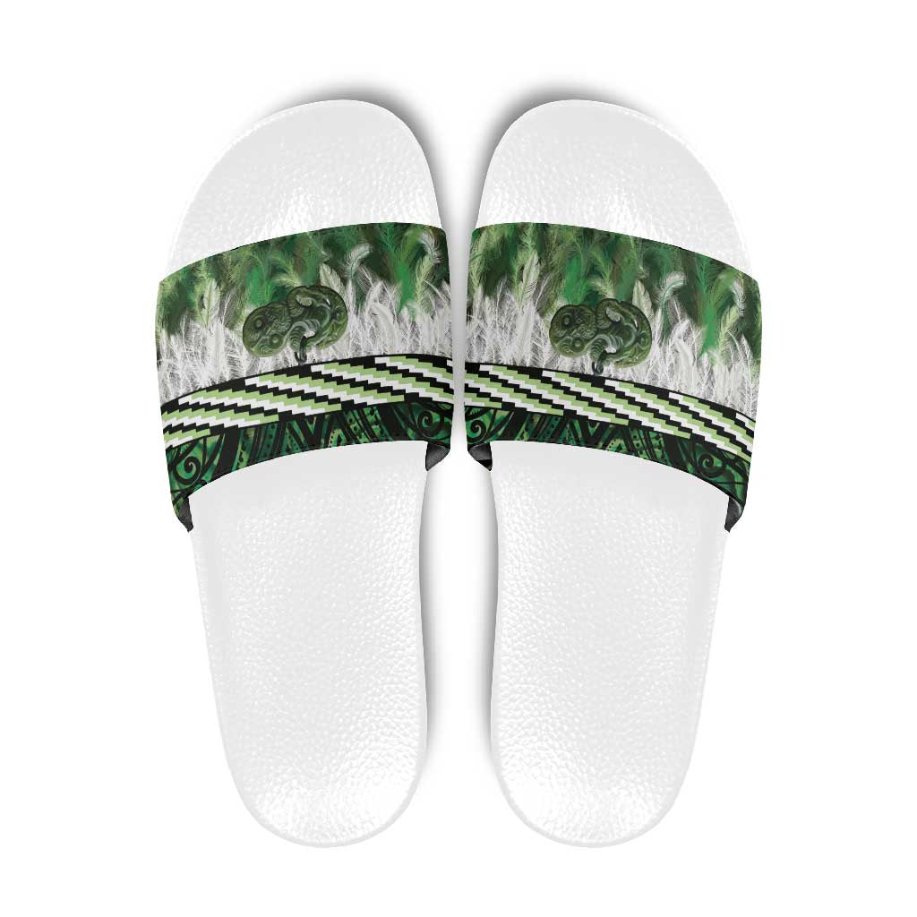 Green Traditional Cloak Aotearoa Slide Sandals Maori Paua Shell Korowai Pattern - Polynesian Pride