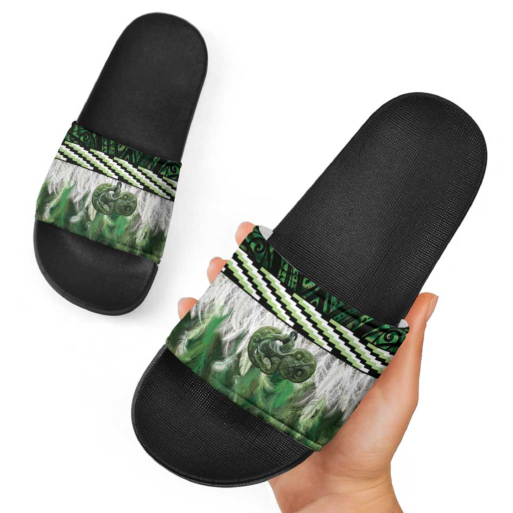 Green Traditional Cloak Aotearoa Slide Sandals Maori Paua Shell Korowai Pattern - Polynesian Pride