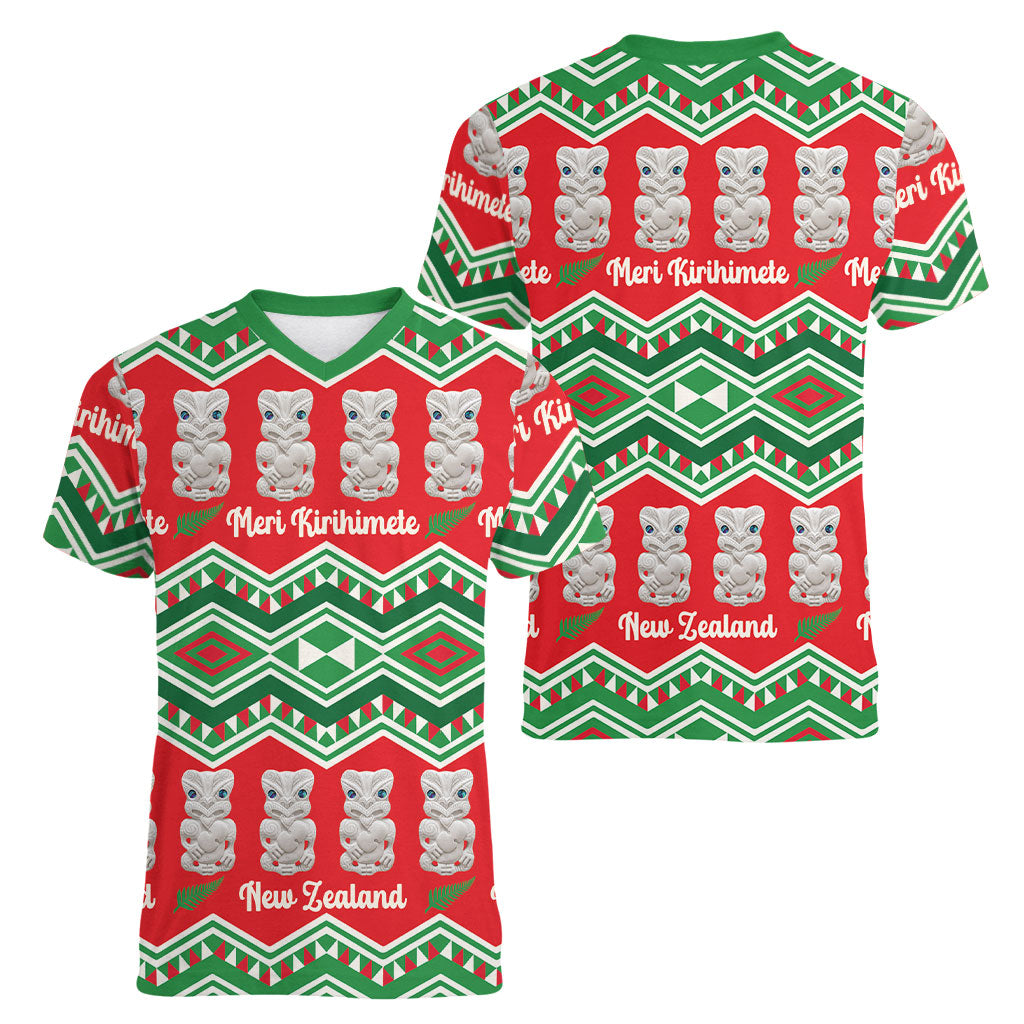New Zealand Christmas In July Women V-Neck T-Shirt Meri Kirihimete Hei Tiki Taniko Motifs Seamless