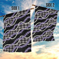 Black Hawaii Palaka Honohono Pikake Garden Flag Hawaiian Orchid Lei Polynesian Pattern - Polynesian Pride