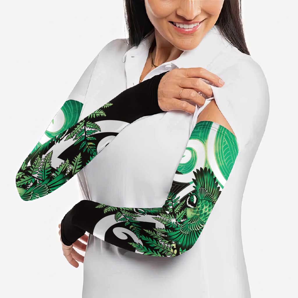 Piwakawaka New Zealand Matariki Arm Sleeves Maori New Year Silver Fern Green Galaxy LT14 - Polynesian Pride