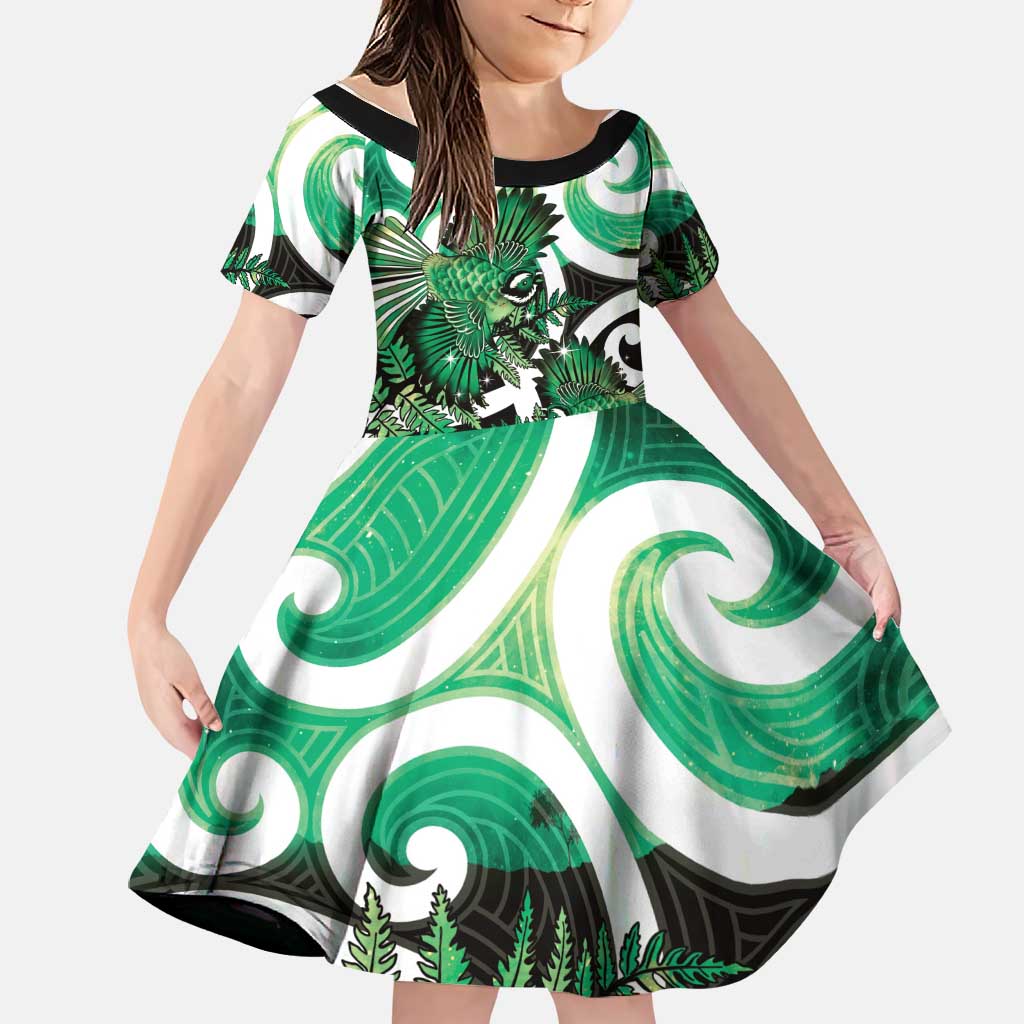 Piwakawaka New Zealand Matariki Family Matching Puletasi and Hawaiian Shirt Maori New Year Silver Fern Green Galaxy LT14 Daughter's Dress Green - Polynesian Pride