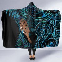 Maripi New Zealand Hooded Blanket Maori Weapon Paua Shell Haka Fern