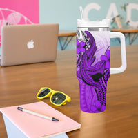 Hawaii Tumbler With Handle Polynesian Shark Tattoo With Plumeria Purple Gradient