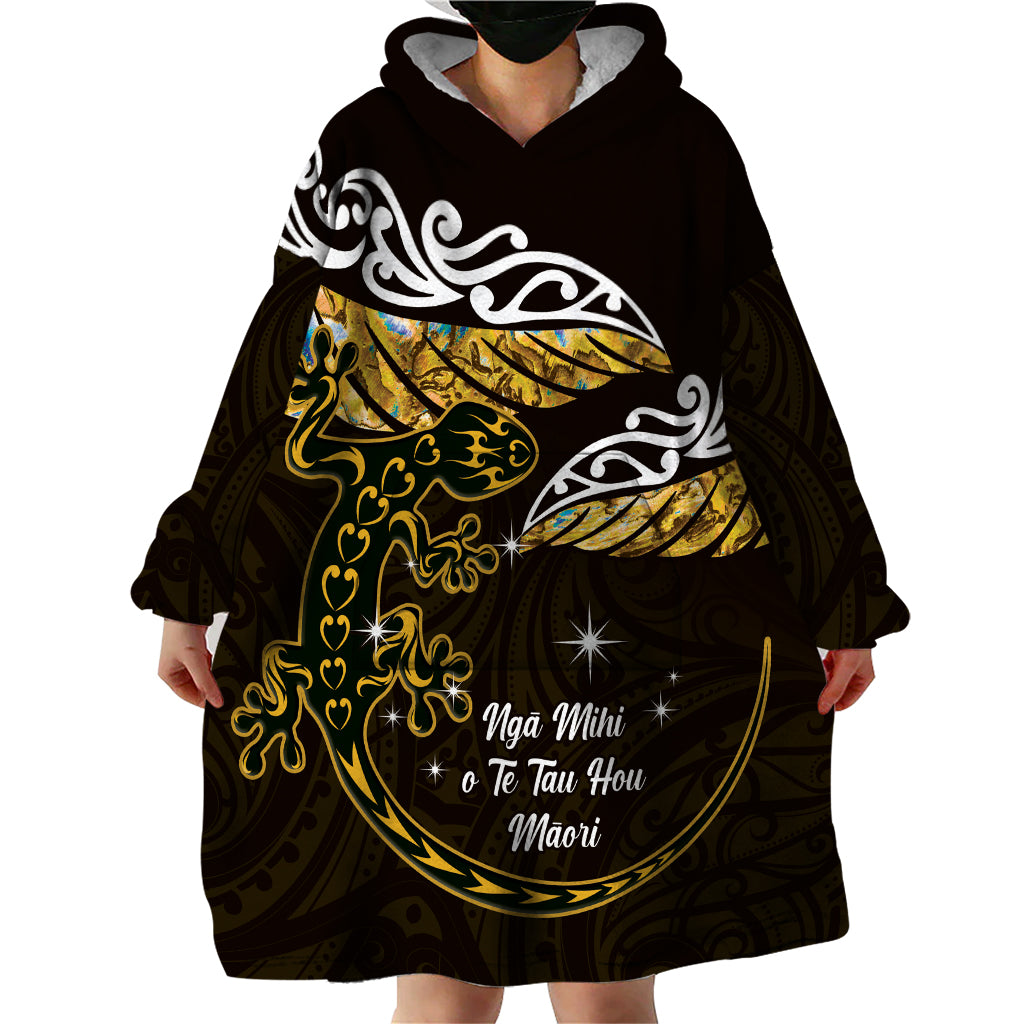 New Zealand Matariki Wearable Blanket Hoodie Maori New Year Silver Fern And Lizard - Gold