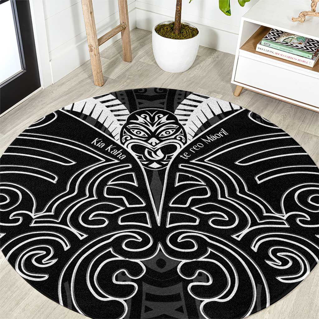 Kia Kaha Te Reo Maori Round Carpet Aotearoa Hei Tiki With Hongi LT14 Black - Polynesian Pride