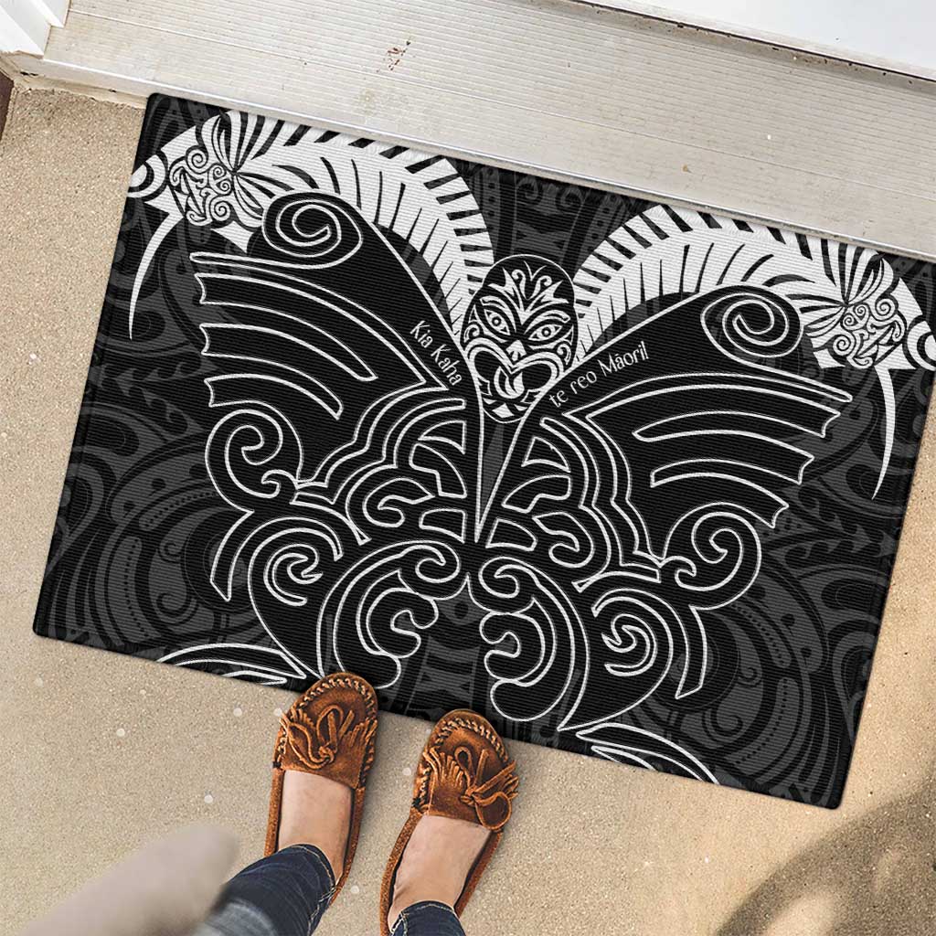 Kia Kaha Te Reo Maori Rubber Doormat Aotearoa Hei Tiki With Hongi LT14 - Polynesian Pride