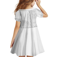 Niue White Sunday Kid Short Sleeve Dress Half Hiapo Pattern Vibes - Polynesian Pride