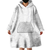 Tapu Fanau Ia Niue Wearable Blanket Hoodie Happy White Sunday Unique Hiapo - Polynesian Pride