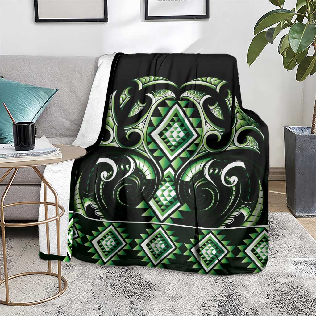 Green Ngaru Taniko With Aotearoa Maori Tattoo Blanket