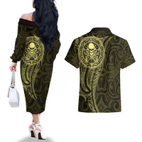 New Zealand Skull Darts Couples Matching Off The Shoulder Long Sleeve Dress and Hawaiian Shirt Aotearoa Maori Chest Tattoo Stylized Gold - Polynesian Pride