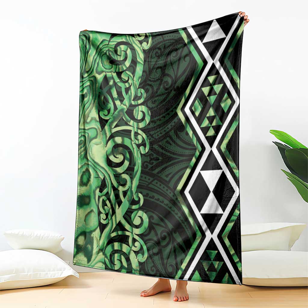 Green Aotearoa Blanket Taniko Motifs With Paua Shell Kowhaiwhai