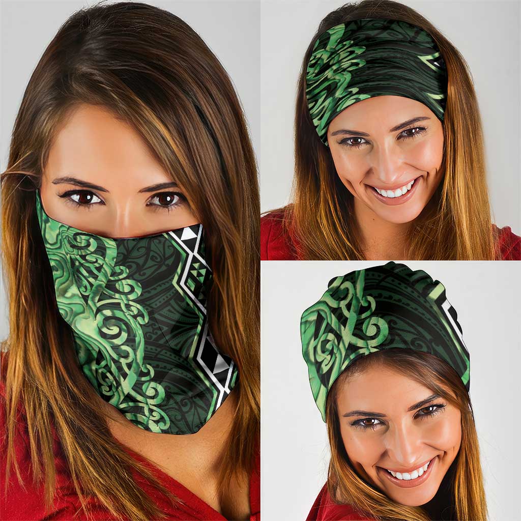 Green Aotearoa Neck Gaiter Taniko Motifs With Paua Shell Kowhaiwhai - Polynesian Pride