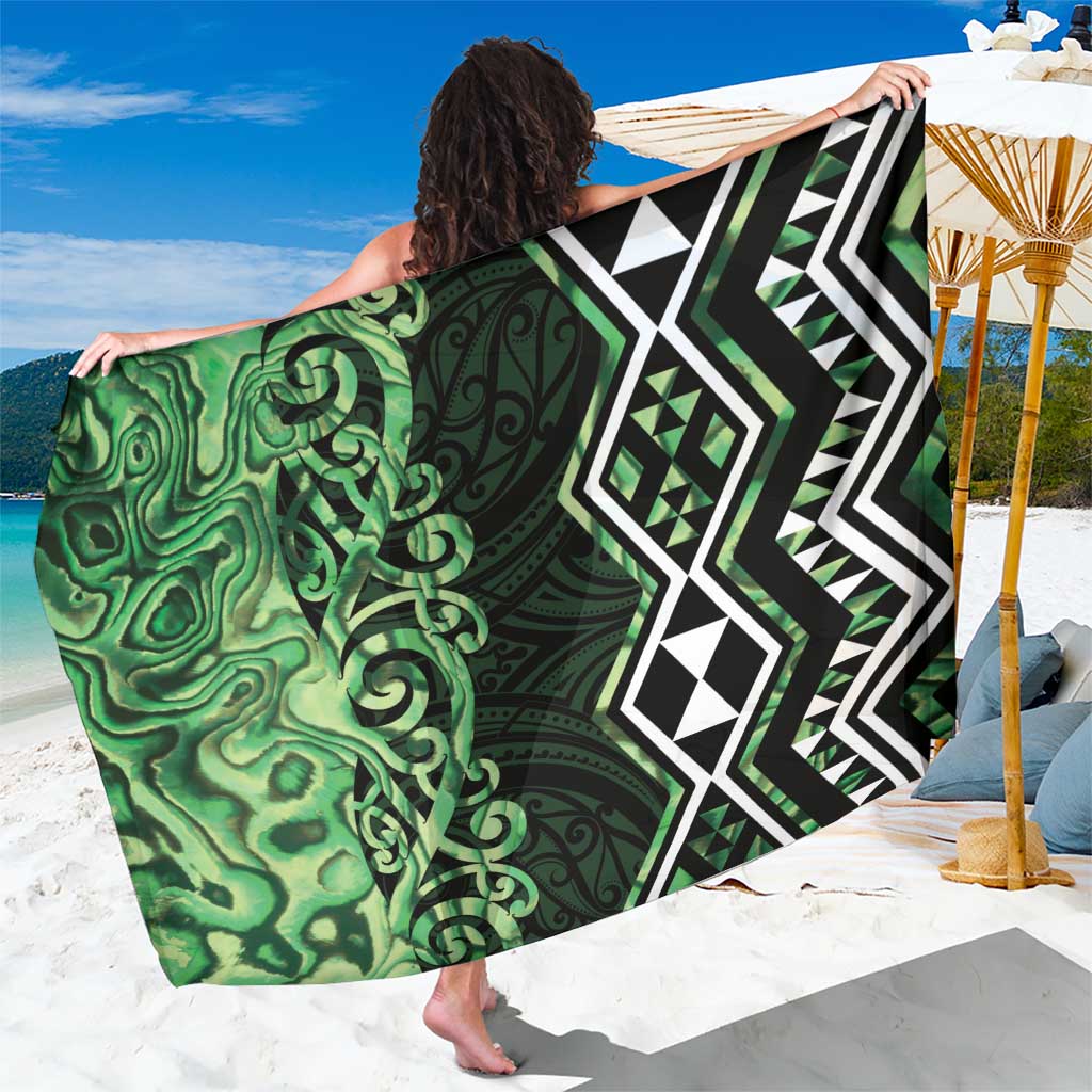 Green Aotearoa Sarong Taniko Motifs With Paua Shell Kowhaiwhai LT14 One Size 44 x 66 inches Green - Polynesian Pride