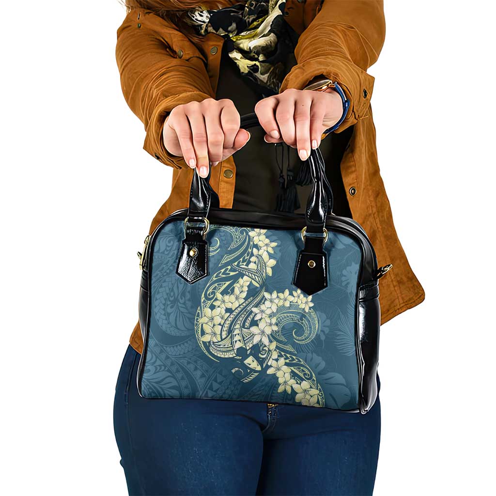 Cyan Polynesia Hammerhead Shark Tattoo With Plumeria Lei Shoulder Handbag
