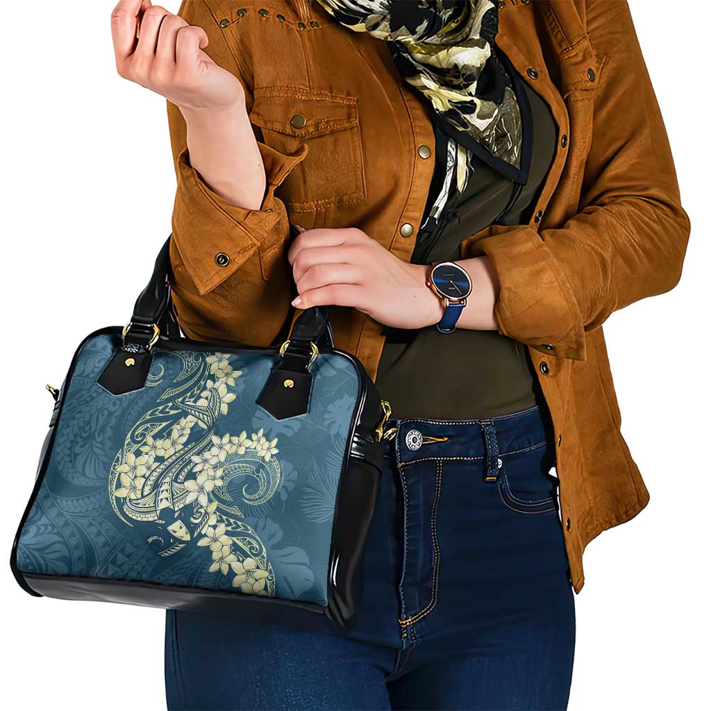 Cyan Polynesia Hammerhead Shark Tattoo With Plumeria Lei Shoulder Handbag