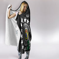 Cook Islands Independence Day Hooded Blanket Kuki Airani Tiare Maori Polynesian Pattern - Black
