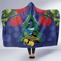New Zealand Christmas In July Hooded Blanket Kowhai Tui Bird With Pohutukawa - Blue