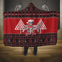 Personalized Hawaii Skull Christmas Hooded Blanket Mele Kalikimaka Hawaiian Kakau - Polynesian Pride