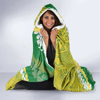 Personalized Leilehua Hawaii High School Hooded Blanket Puakenikeni Lei Hawaiian Pattern - Polynesian Pride