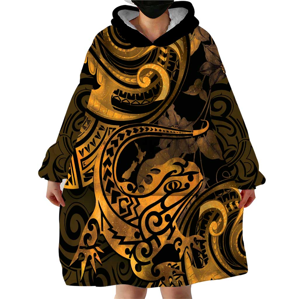 New Zealand Tuatara Wearable Blanket Hoodie Aotearoa Maori Clematis Flowers - Gold