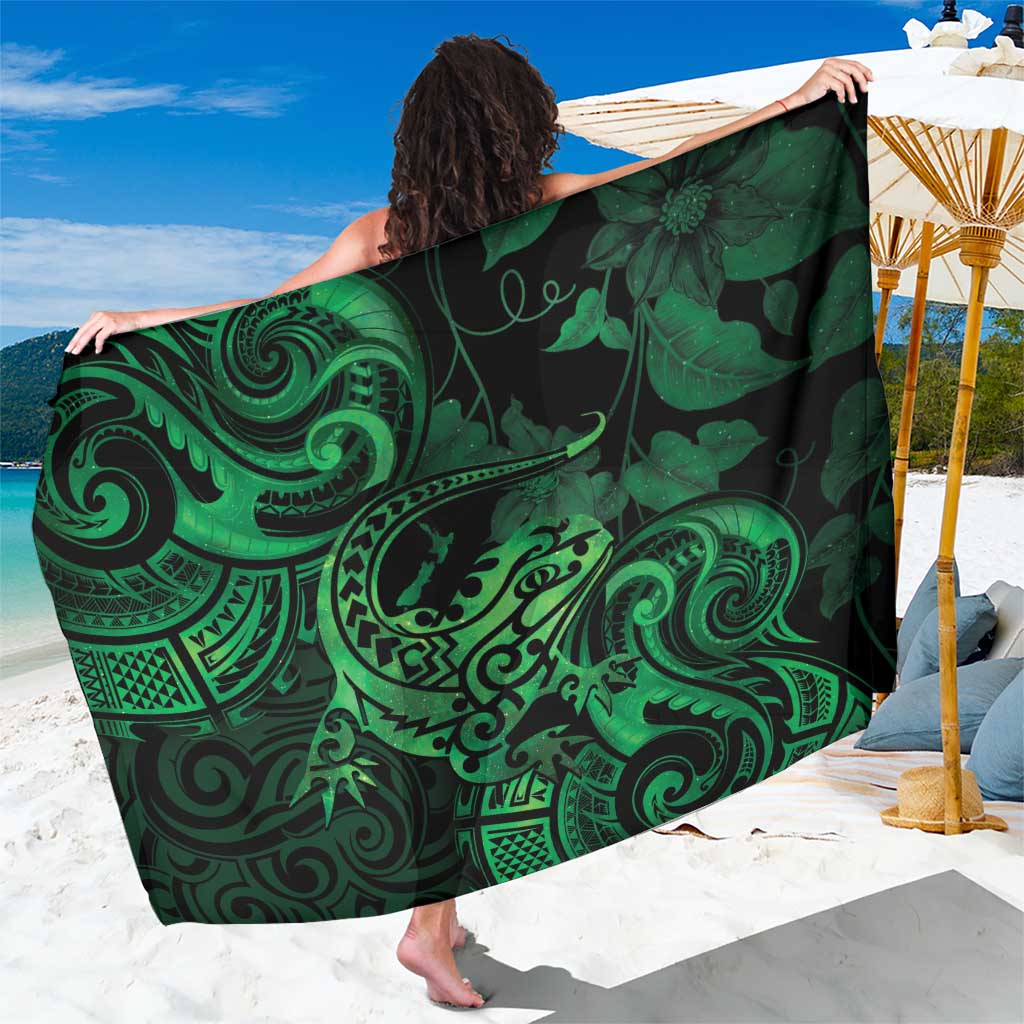 New Zealand Tuatara Sarong Aotearoa Maori Clematis Flowers - Green LT14 One Size 44 x 66 inches Green - Polynesian Pride