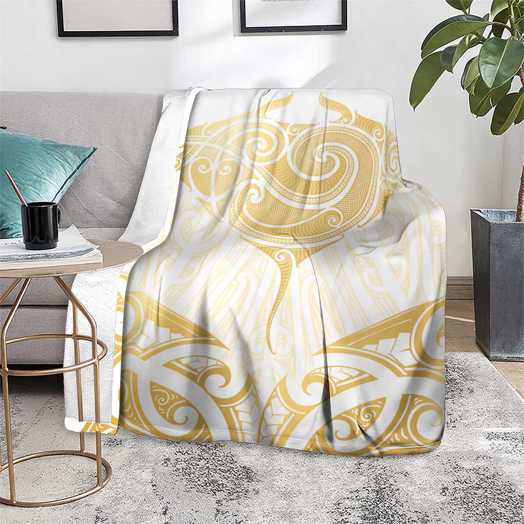 Gold White New Zealand Manta Ray Blanket Aotearoa Maori Haehae - Polynesian Pride
