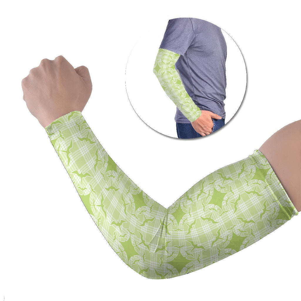 Omaomao Hawaii Iwa Bird Palaka Motifs Arm Sleeves LT14 Set of 2 Green - Polynesian Pride