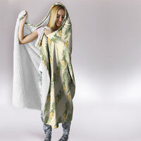 Hawaiian Pikake Maile Lei Hooded Blanket Tiare Hibiscus Kalo Palapalai Leaf Beige