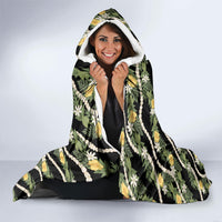 Hawaiian Pikake Maile Lei Hooded Blanket Tiare Hibiscus Kalo Palapalai Leaf Black