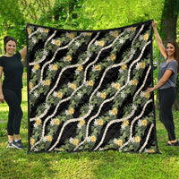 Hawaiian Pikake Maile Lei Quilt Tiare Hibiscus Kalo Palapalai Leaf Black LT19 - Polynesian Pride