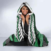 Aotearoa Iwi Ngati Maniapoto Hooded Blanket Maori Kowhaiwhai Pattern